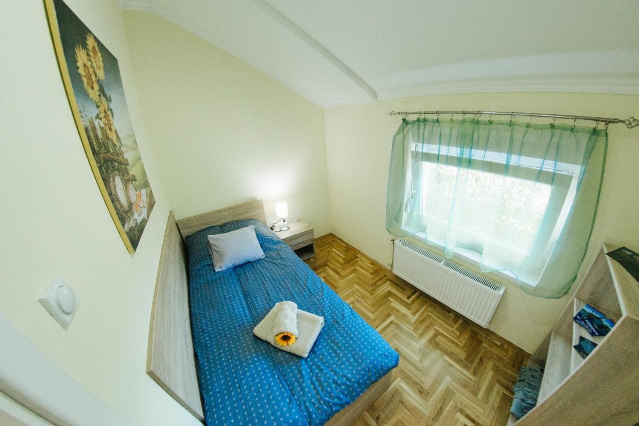 Sunflower Sombor Exterior photo